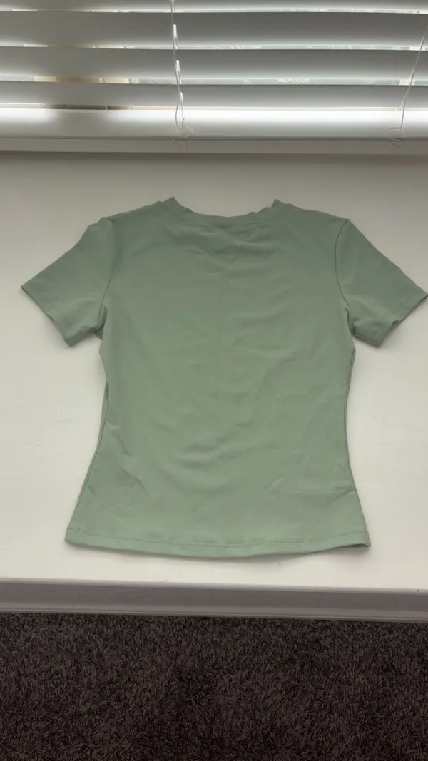 Amazon green trendy queen top - Image 2