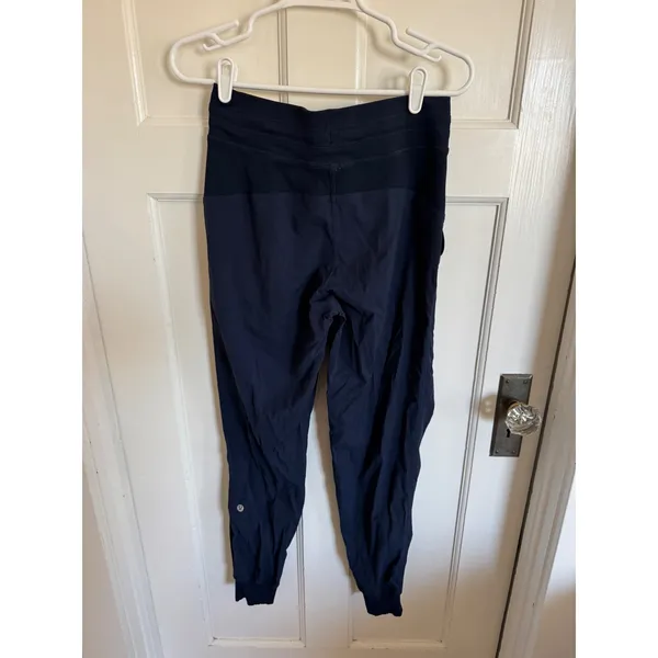 Lululemon‎ Dance Studio Jogger Pants size 6 - Image 3