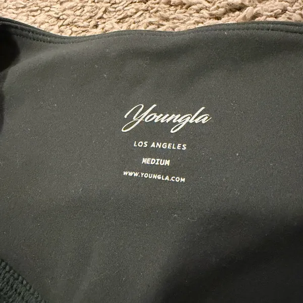 YoungLA Women’s Leggings Legacy Emerald Green Size Medium EUC SOLD OUT - Image 4