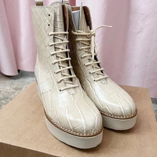 Anthropologie Boots lace up Stompy size 6 Cream - Image 13