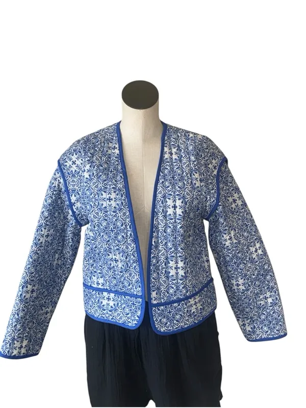 NWOT EXPRESS Reversible Blue Quilted Jacket Floral Tile Print Open Front - Image 3