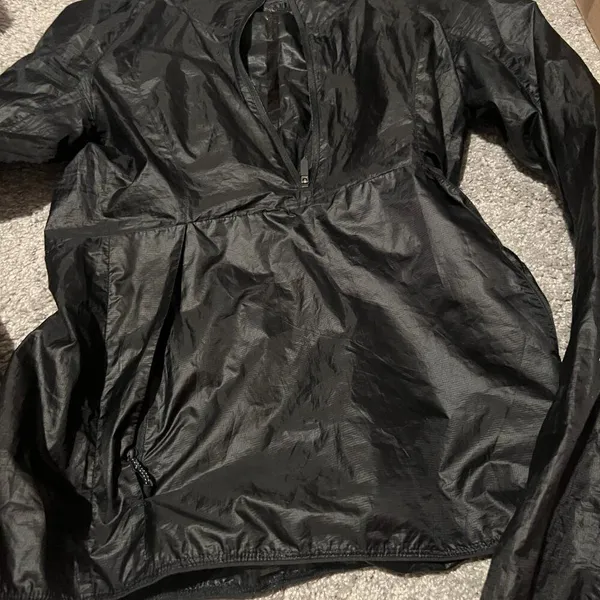 Lululemon black packable windbreaker raincoat s/m‎ - Image 5