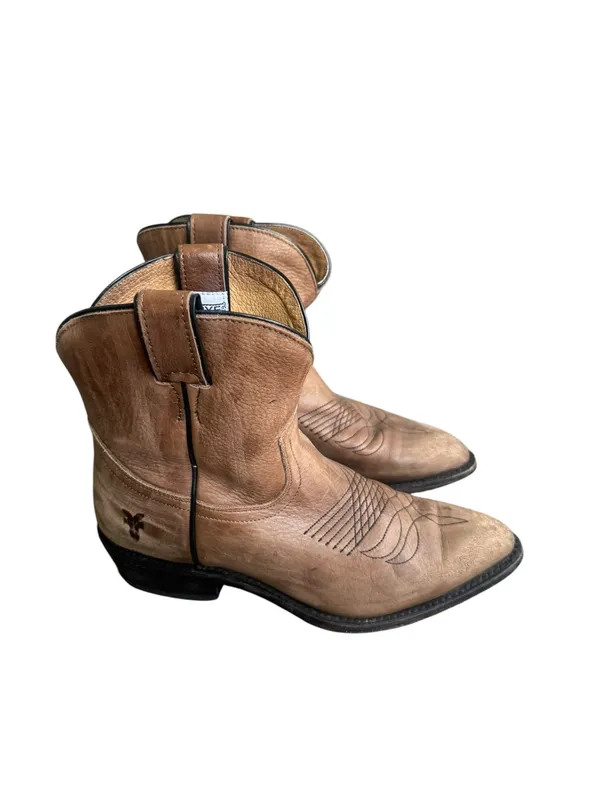 Frye Women’s Billy Tan Leather Short Western Boot 8 - Image 3