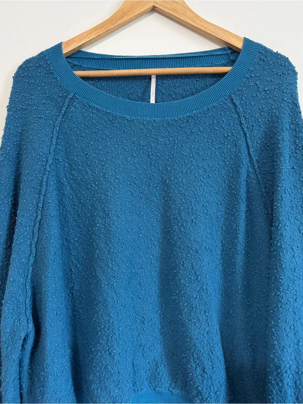 Free People Found My Friend Bouclé Pullover Sweater Size Small Oversized Teal - Image 3
