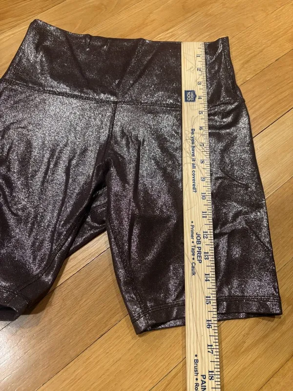Lululemon Size 8 Metallic Shimmer Athletic Biker Shorts - Image 4