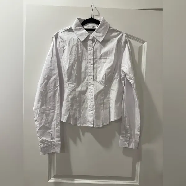 NWOT Altard state Pleated Button Up Top - Image 2