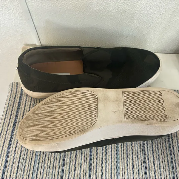 Steve Madden Womens Camouflage Slip-On Sneakers - Green 9M - Image 7