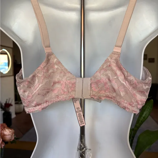 Victoria's Secret Pale Pink Lace-Trim Push-Up Bra - Image 3