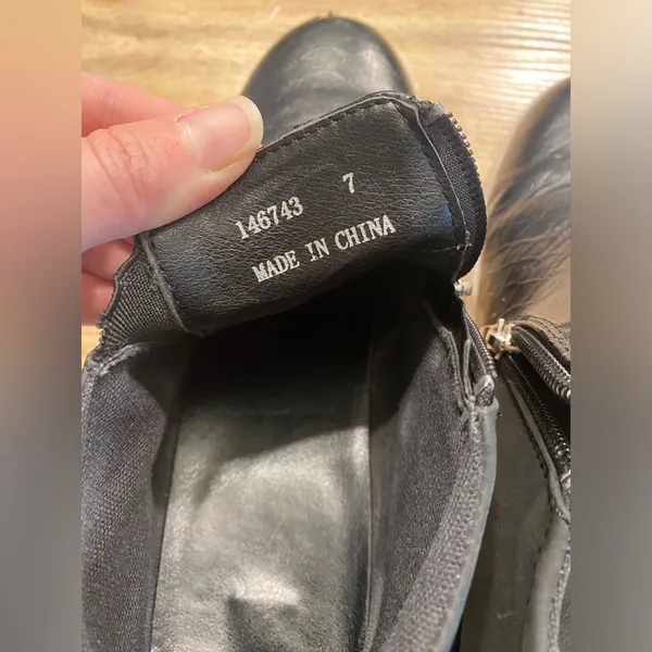 Black wedge sneakers, Size 7 - Image 5
