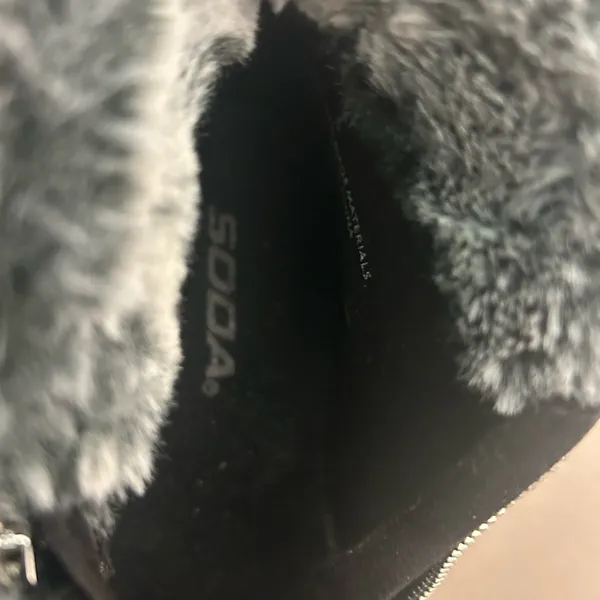 Boots Soda Black Fur-Lined Winter Boots size 8 no flaws!! - Image 3