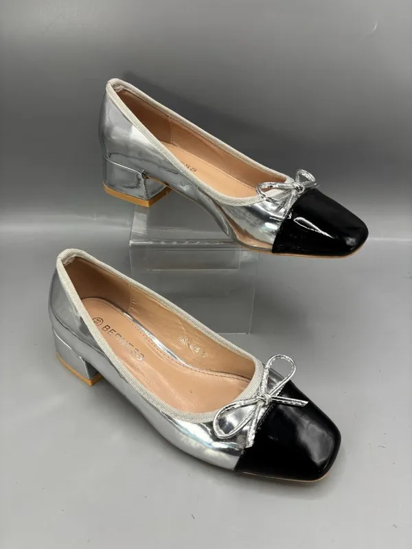 Berness Marie Pumps Women 5.5 Silver Black Patent Bow Details Slip On Block Heel - Image 2