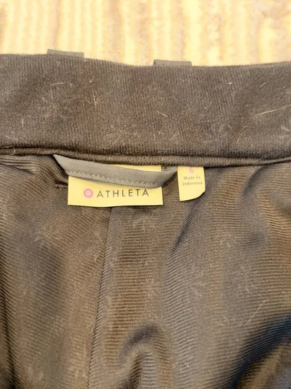 Athleta women's size 6 dark gray Mid-rise snow pants - Image 2