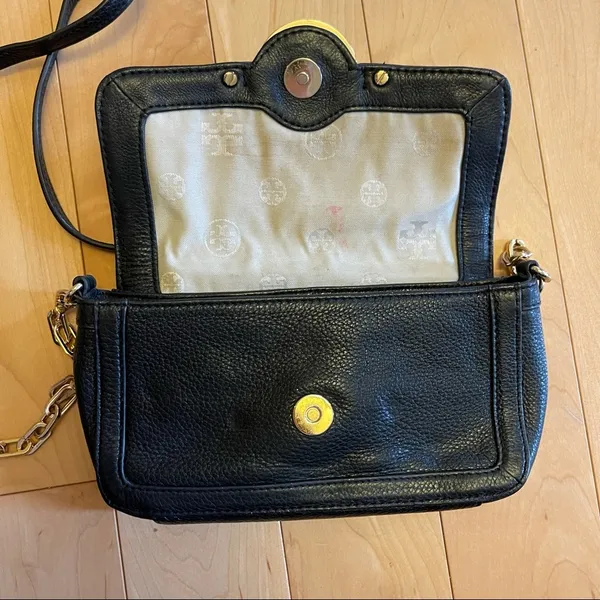 Tory Burch Crossbody in Black and Gold - Image 4