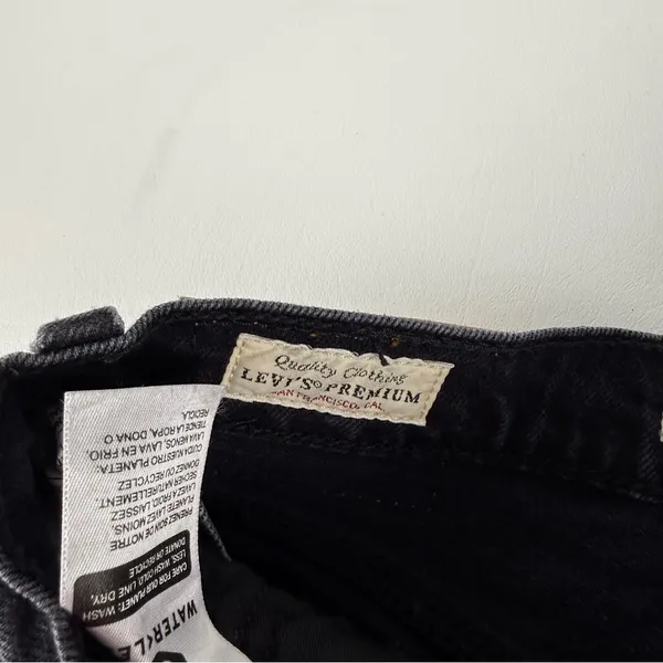 Levi’s Ribcage Straight Black Denim Jean Shorts - Image 4