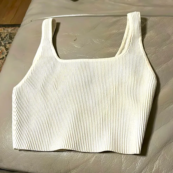 Ribbed Babaton tank top size medium - Image 4
