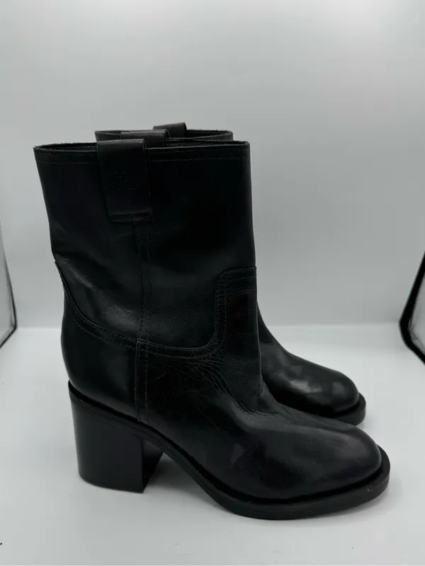 Schutz Wyatt Black Leather Mid Calf Boots Size 7 fall autumn winter nyc minimal - Image 2