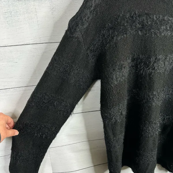 Joseph A Womens size Large Black Knit Eyelash Mixed Media Sweater - Image 6