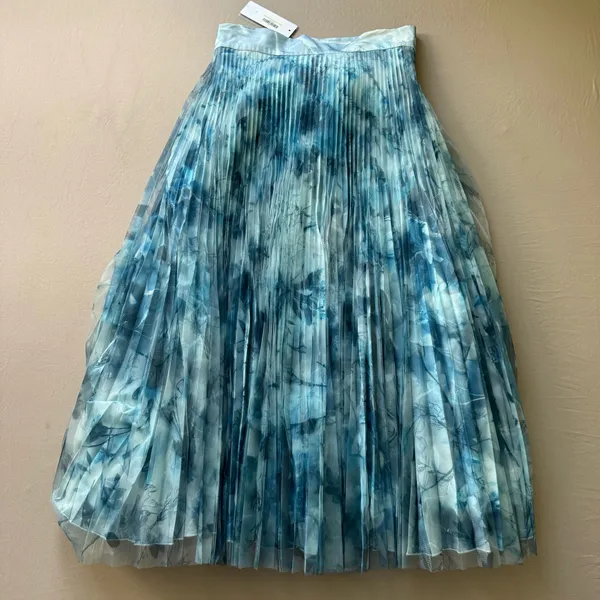 Black Dash Volumous Floral Accordion Mesh Midi Skirt - Image 2