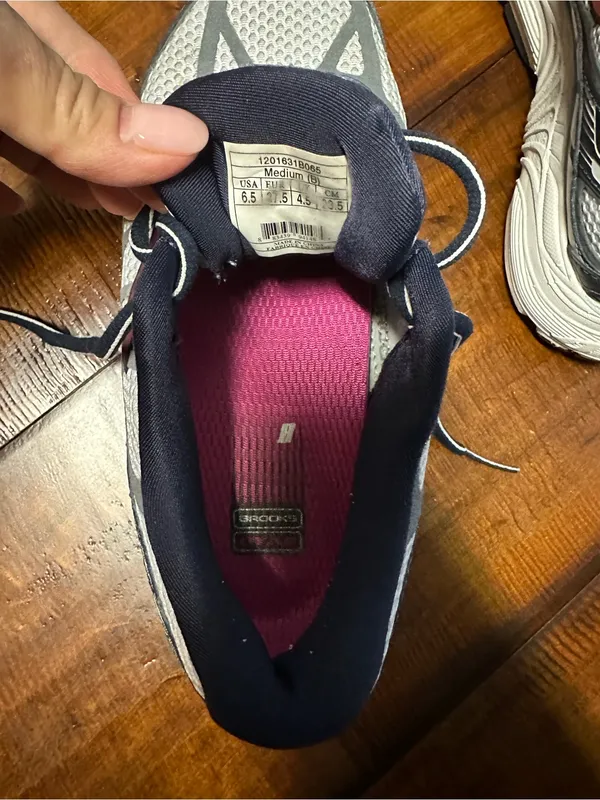 Brooks Dyad Women's Athletic Running Shoes — Gray with Pink Accent - Image 4
