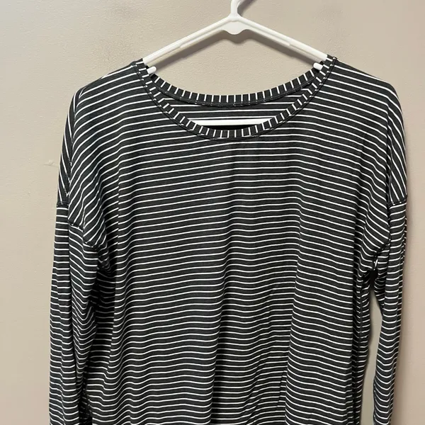 Lululemon To The Point Long Sleeve Modern Stripe Heathered‎ Black White Size 8 - Image 3