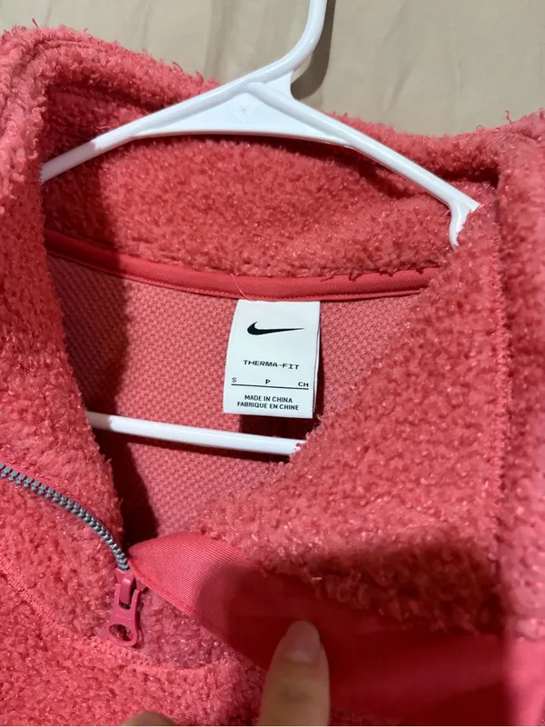 Nike sweatshirt - Image 2
