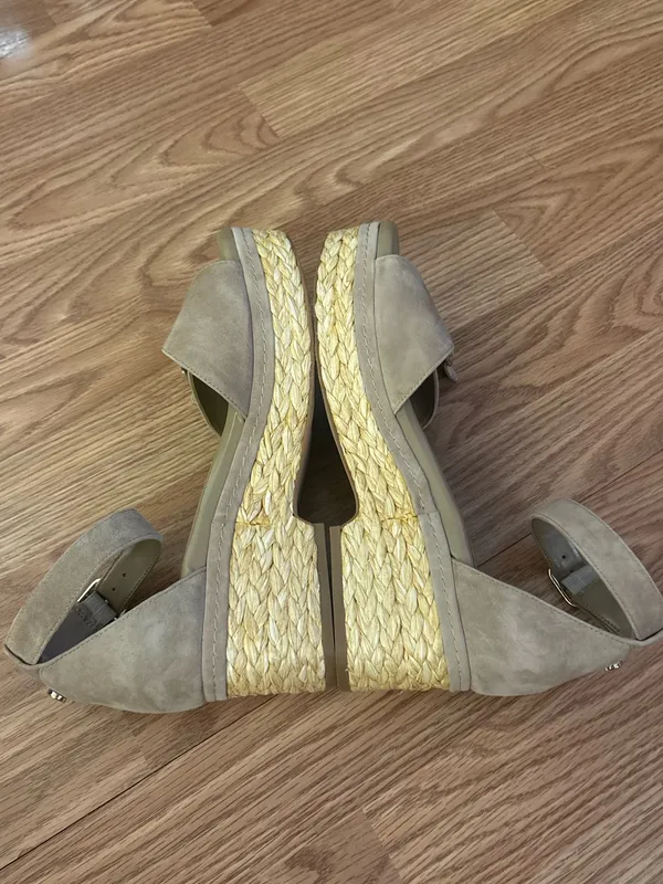 Vince Camuto Taupe Suede Espadrille Wedge Sandals Size 9M - Image 8