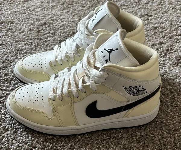 Nike Coconut milkk air Jordan Mid - Image 3