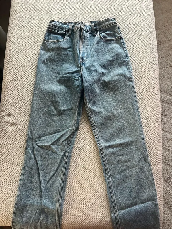 Abercrombie Ultra High Rise 90s Straight Jean - Image 3