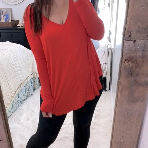 FREE PEOPLE size small oversized longsleeve top - Image 4