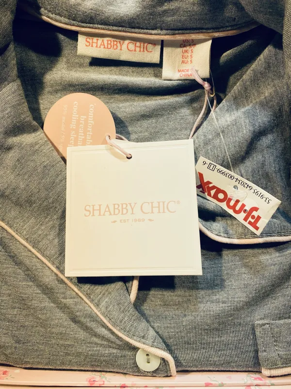 Shabby Chic Sleepwear Set with Fun Items included - Image 5