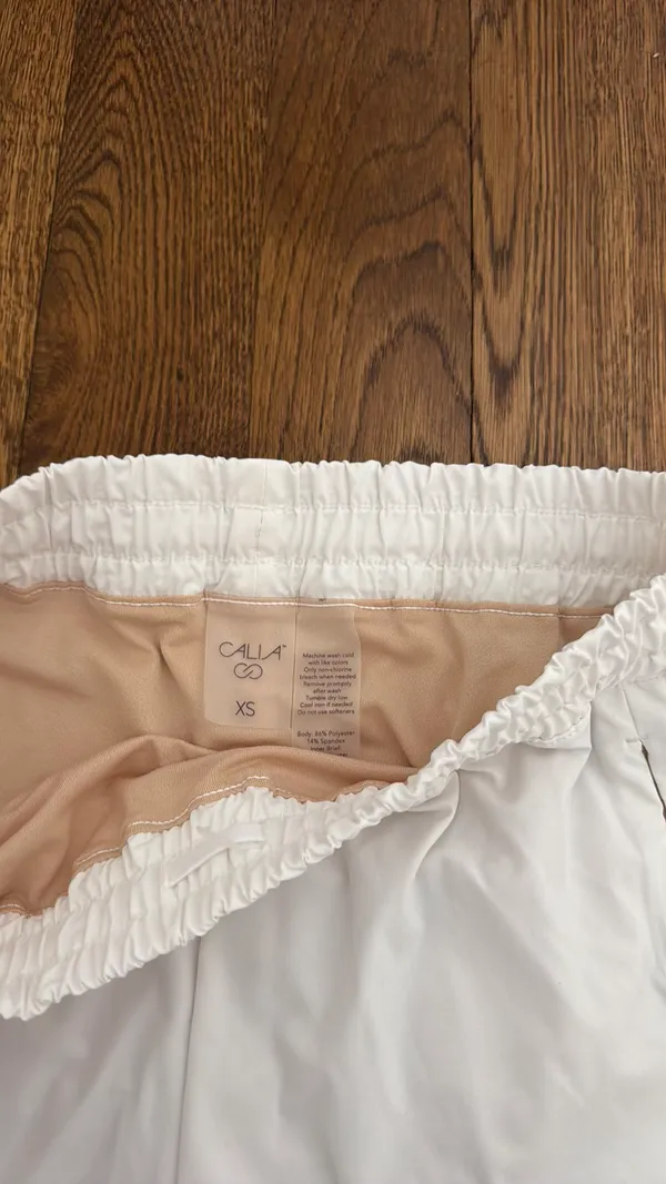 White Athletic Shorts Size XS - Image 3
