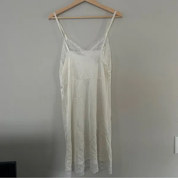 White Lace Slip Dress Bridal Neutral Wedding Sleepwear Medium - Image 2