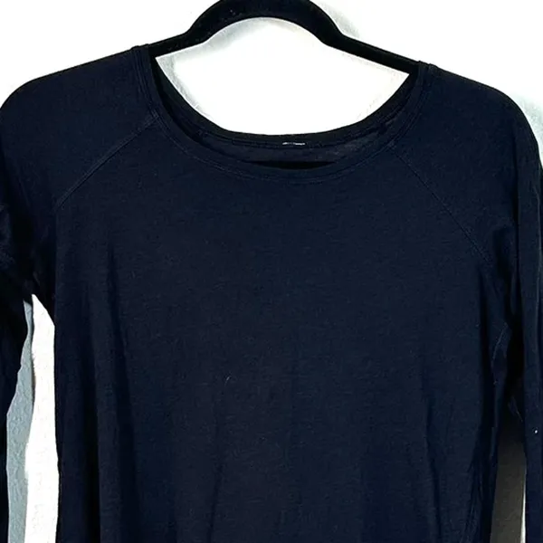 Lululemon 2/S Locarno Long Sleeve Top in black scoop neckline lightweight layer - Image 4