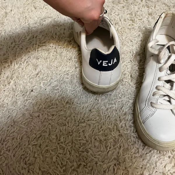 VEJA Campo Sneaks Size womens 6 - Image 5
