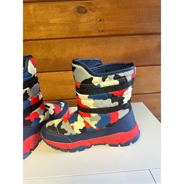 COGA Womens size 36 (US 6) Quilted Camo / Faux Fur Lined Winter Boots - Image 4