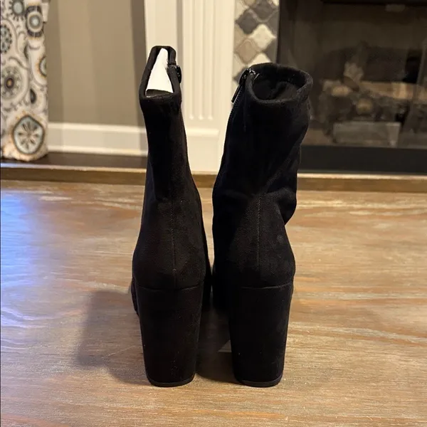 Steve Madden Black‎ Suede Block Heel Ankle Boots – Size 11 - Image 5