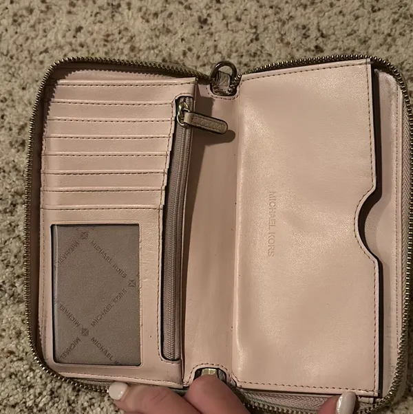 Michael Kors Wallet - Image 2