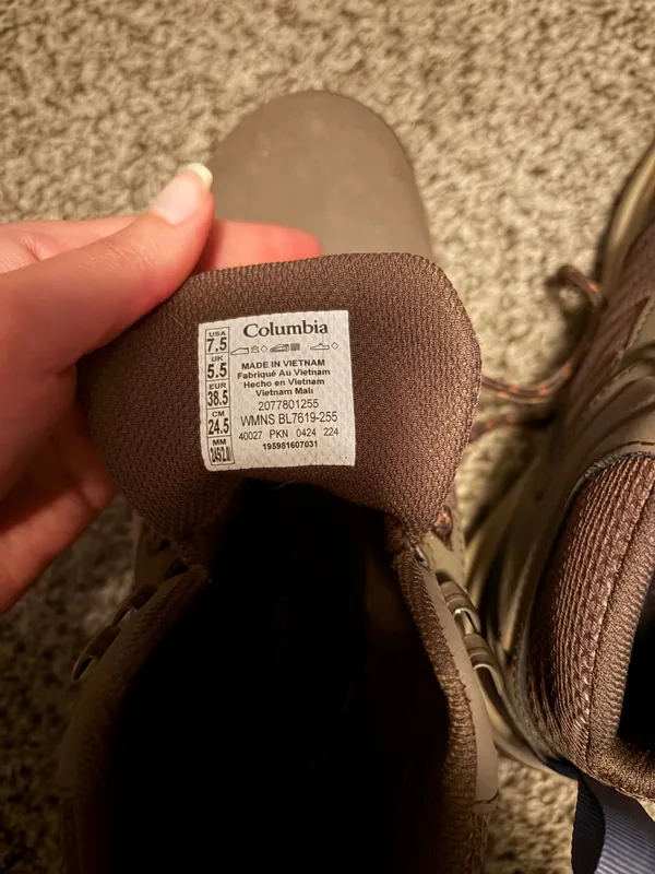 Hiking Columbia Boots - Image 3