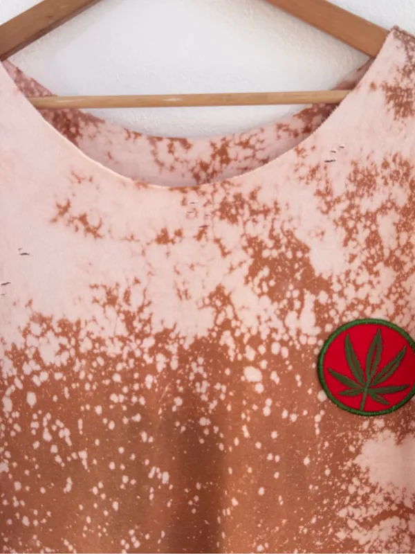 Distressed bleached khaki & cream off - Image 2