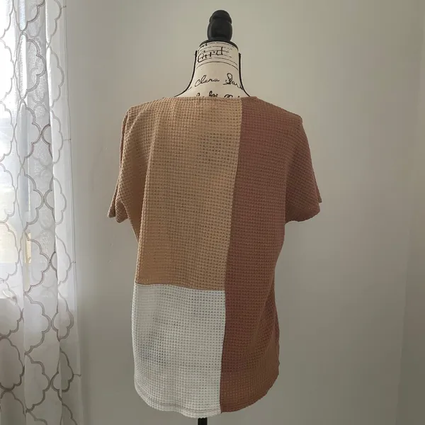 BKE Colorblock Waffle Knit T Shirt‎ Top Beige Brown White Size S - Image 3