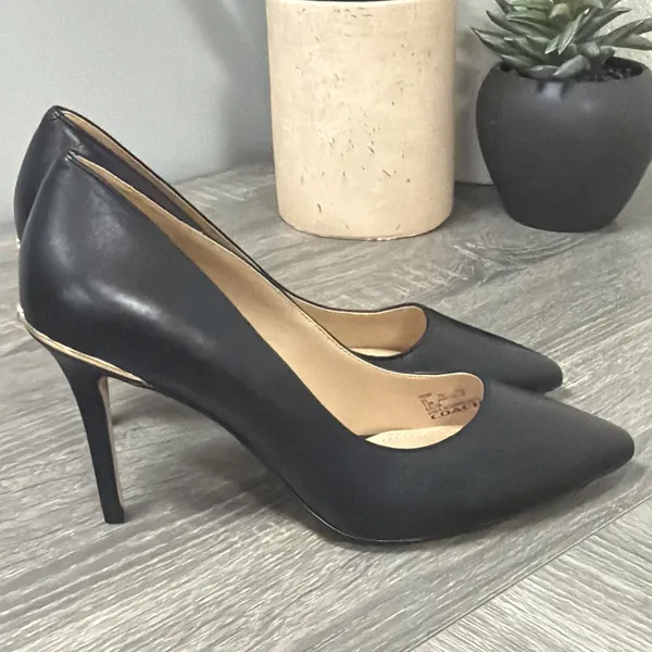 Coach Designer Pumps 7.5 - Image 8