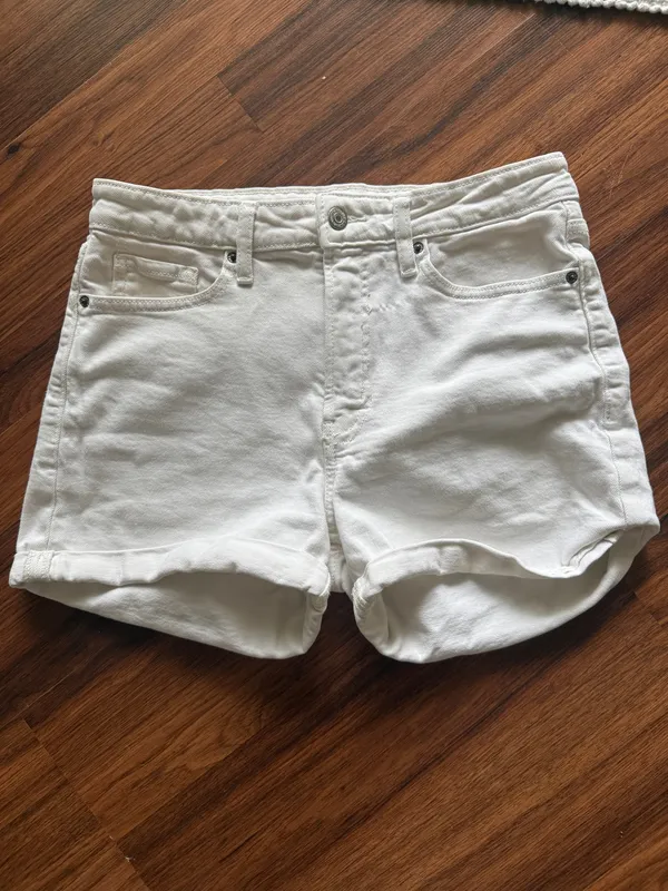 Old Navy White Denim Shorts - Image 3