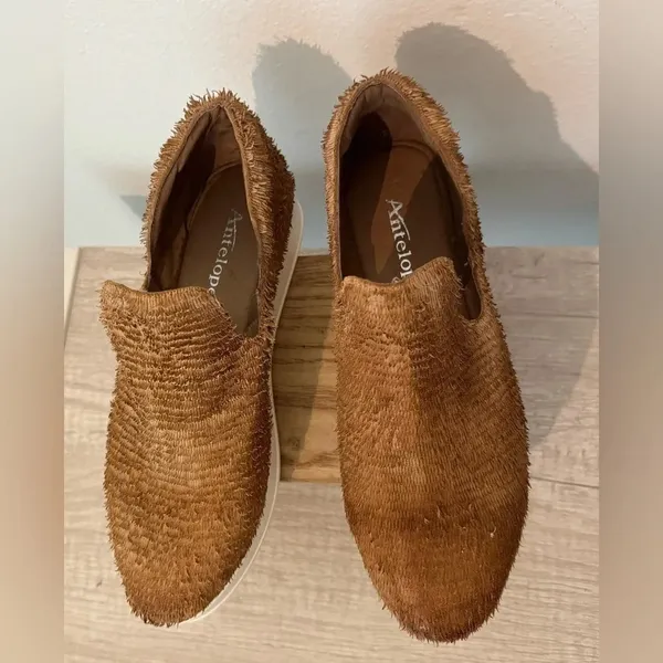 Antelope Comfy Slip On Sneaker Fuzzy Boho Unique Western Artsy Size 37 US 6 - Image 4