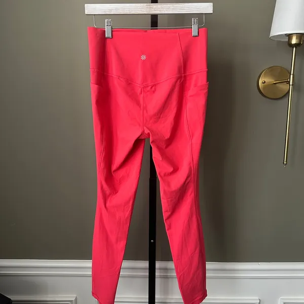 Athleta Salutation 7/8 Stash Tight Womens Medium Dragonfruit Activewear - Image 3