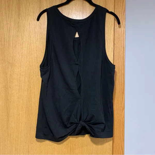 Victoria's Secret Sport Black Sleeveless Tank - Size Medium - Image 2