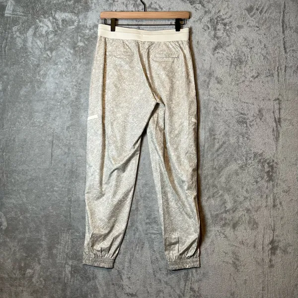 Athleta Venture Printed Athletic Pants‎ Size 2 Gray & White Women's - Image 6