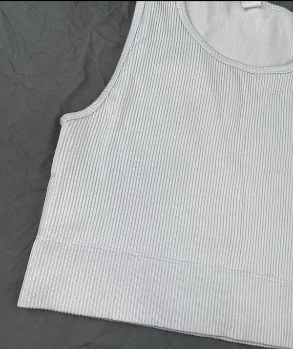Athletic Top White Size M - Image 5