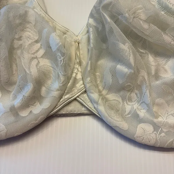 Wacoal 85567 Awareness Full Figure Seamless Underwire Bra 44DD Ivory Floral Lace - Image 3