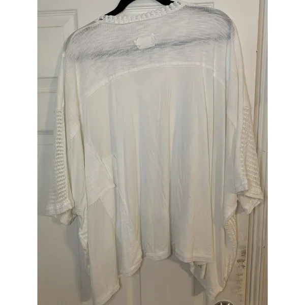 Pol  Top Oversized Women’s multi texture White Sz M - Image 3