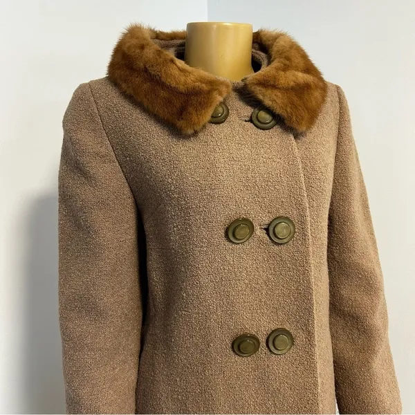 Vintage Double Breasted Wool Coat Real Fur Collar Camel Tan Textured 60s Retro‎ - Image 2